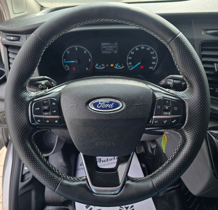 Ford Transit Custum TVA photo 9