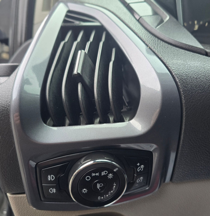 Ford Transit Custum photo 8