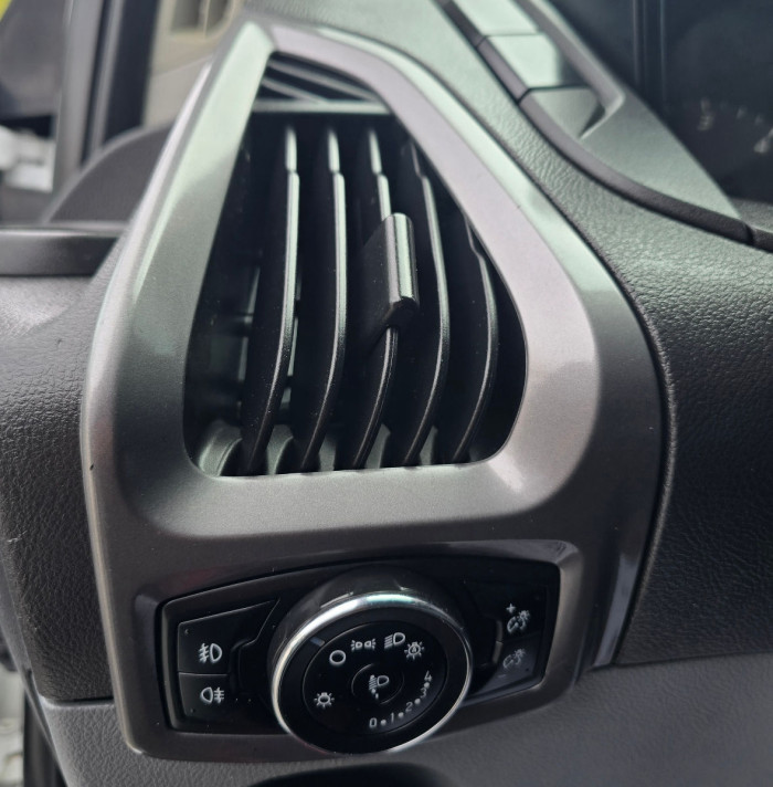 Ford Transit custum photo 7