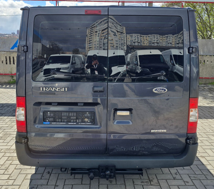 Ford Transit photo 11