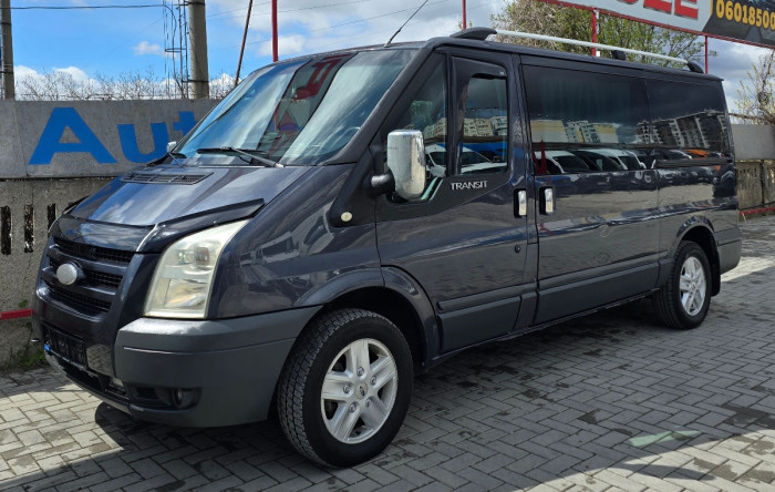 Ford Transit photo 2