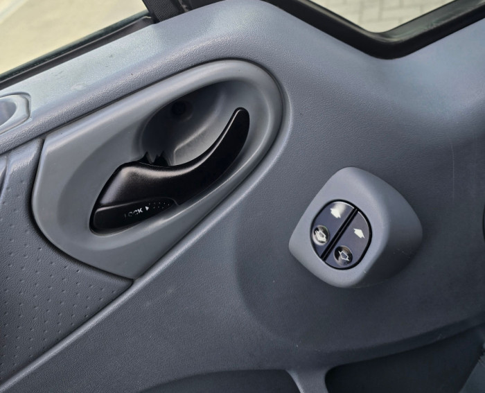 Ford Transit photo 6
