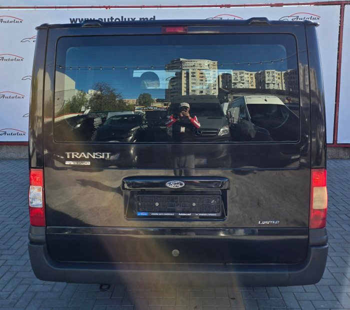 Ford Transit photo 11