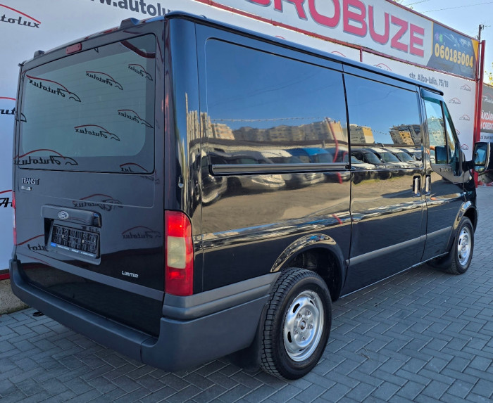 Ford Transit photo 4