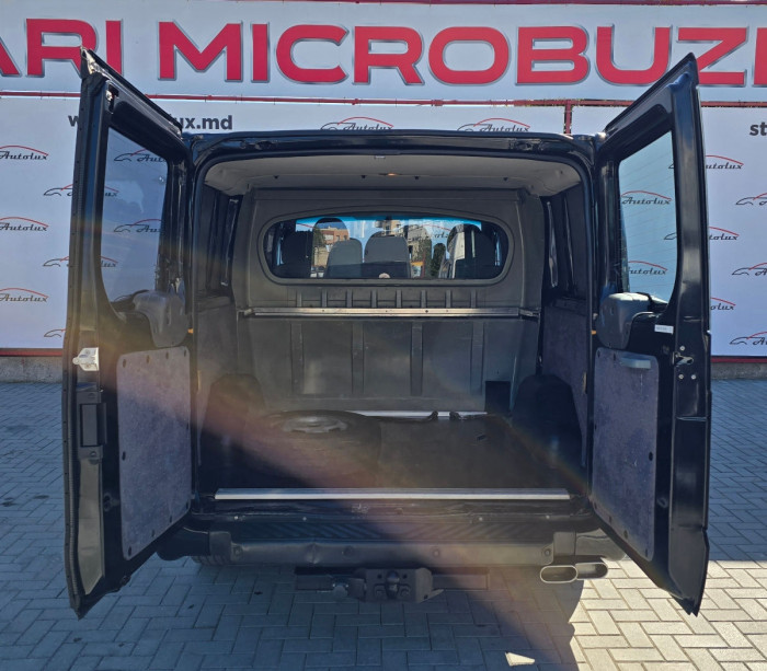 Ford Transit photo 12