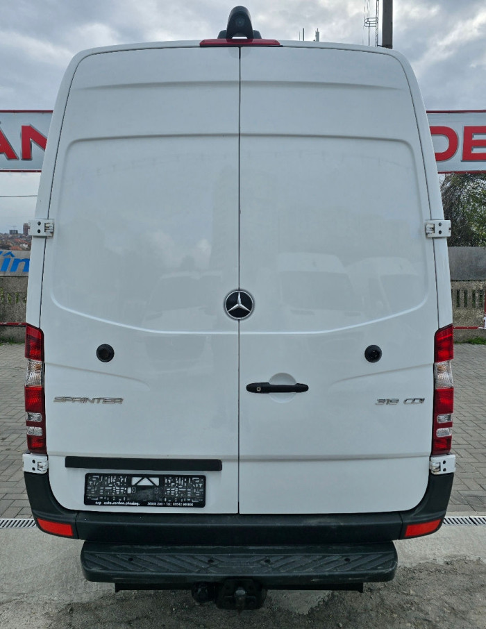 Mercedes Sprinter photo 11