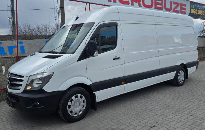 Mercedes Sprinter photo 2