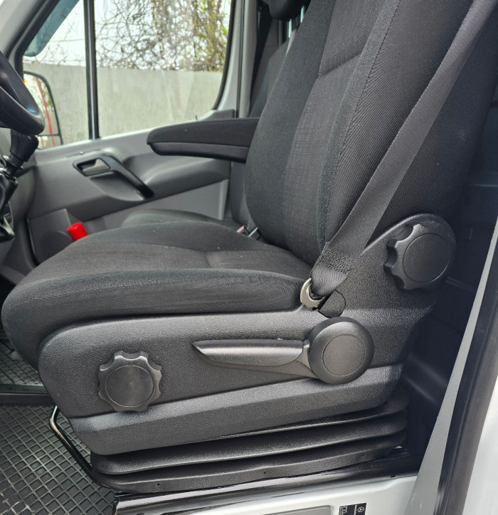 Mercedes Sprinter photo 6