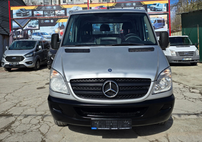 Mercedes Sprinter photo 9