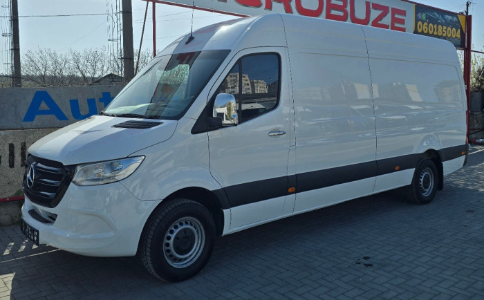 Mercedes Sprinter photo 2