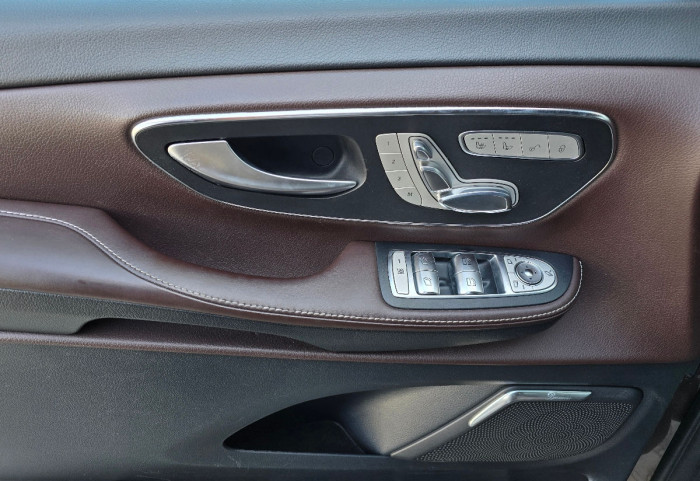 Mercedes V Class 250 photo 9