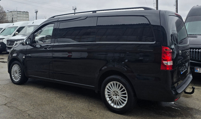 Mercedes Vito photo 3
