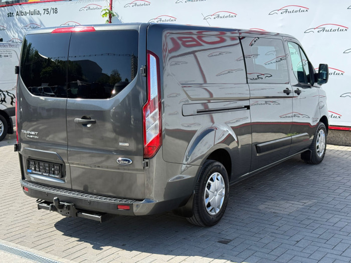 Ford Custom photo 4