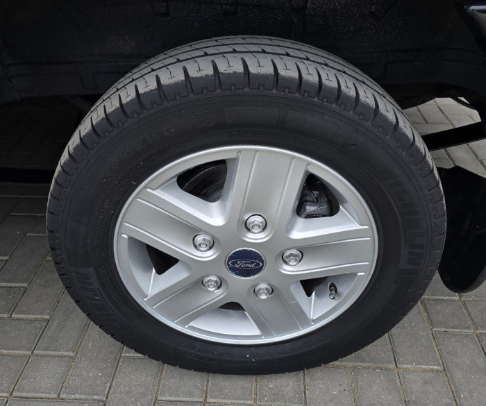 Ford Transit photo 5
