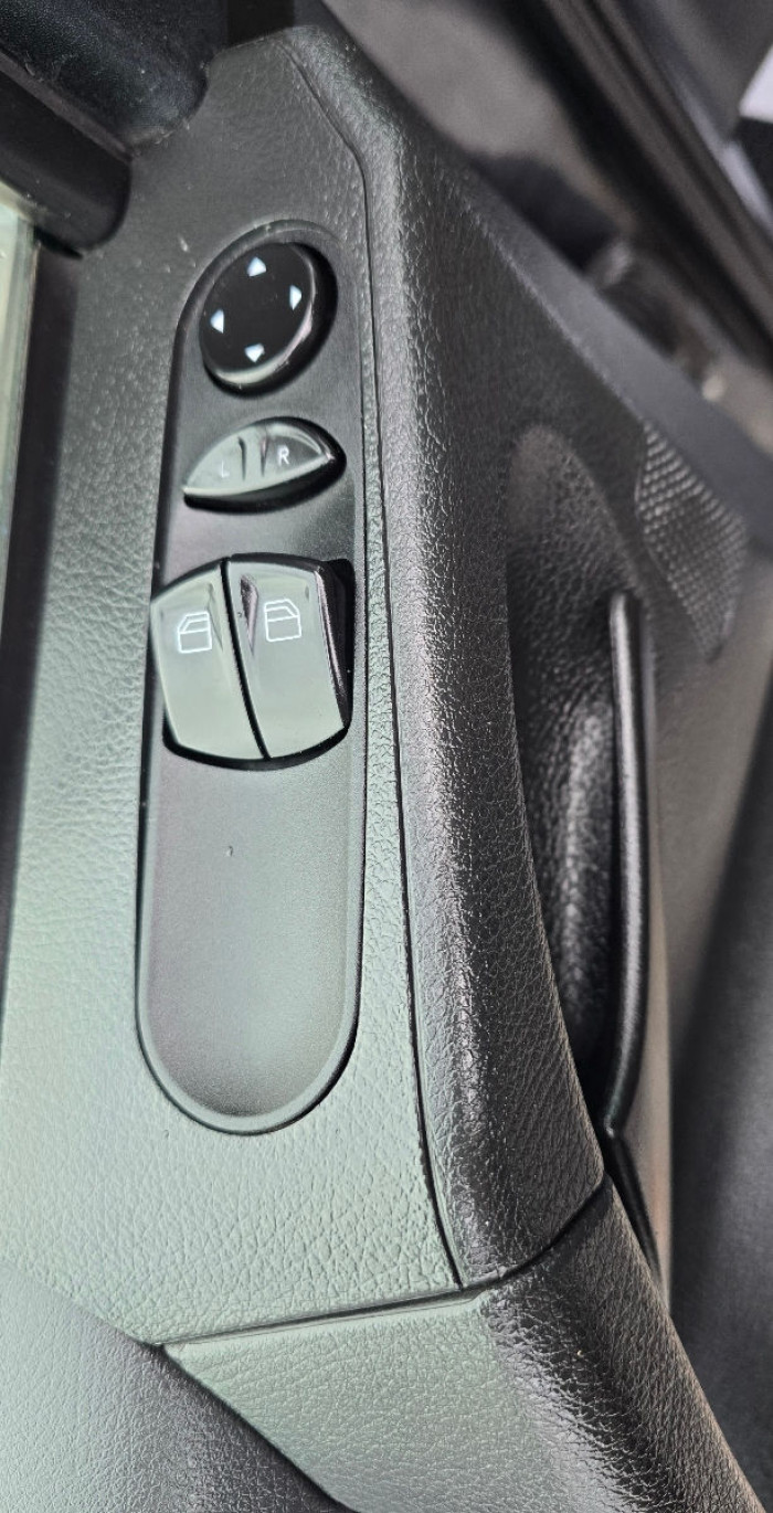 Mercedes Vito photo 8