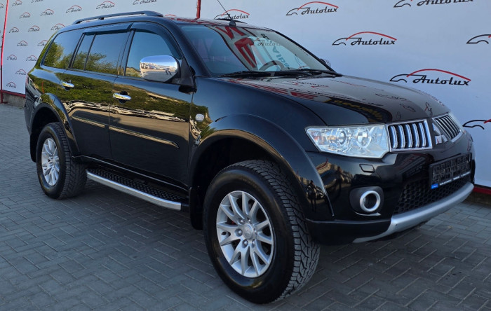 Mitsubishi Pajero photo 1