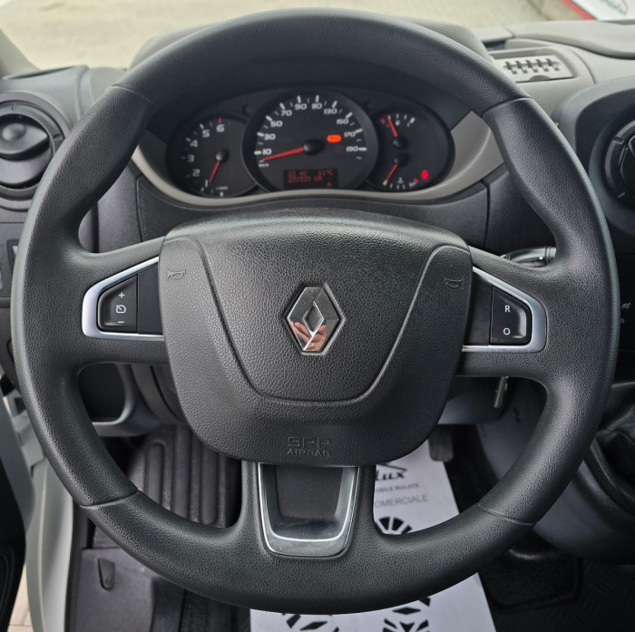 Renault Master photo 8