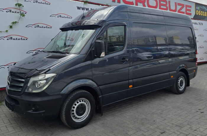 Mercedes Sprinter photo 2