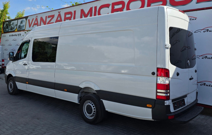 Mercedes Sprinter photo 3