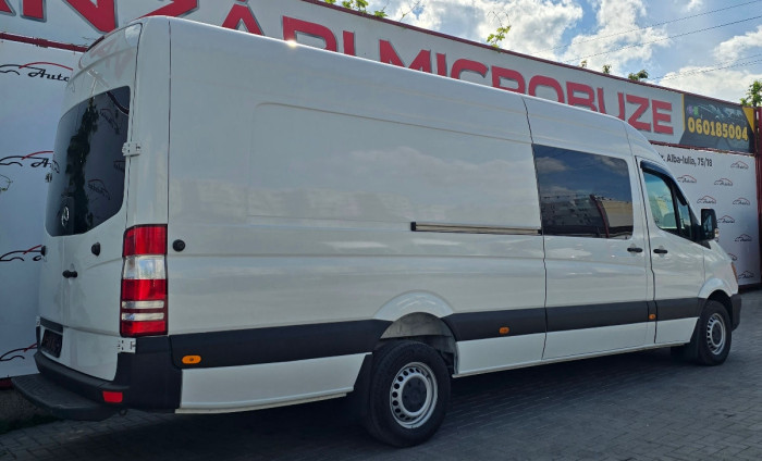 Mercedes Sprinter photo 4