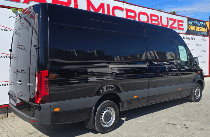 Mercedes Sprinter photo 4