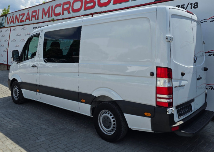 Mercedes Sprinter photo 3