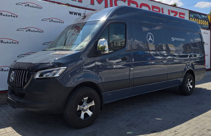 Mercedes Sprinter photo 2