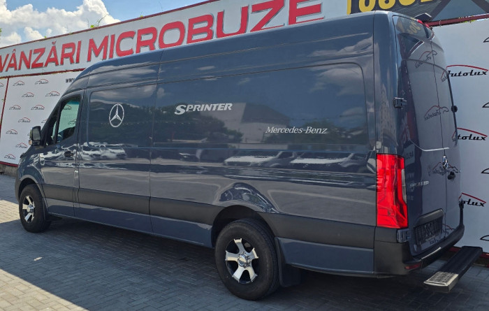 Mercedes Sprinter photo 3