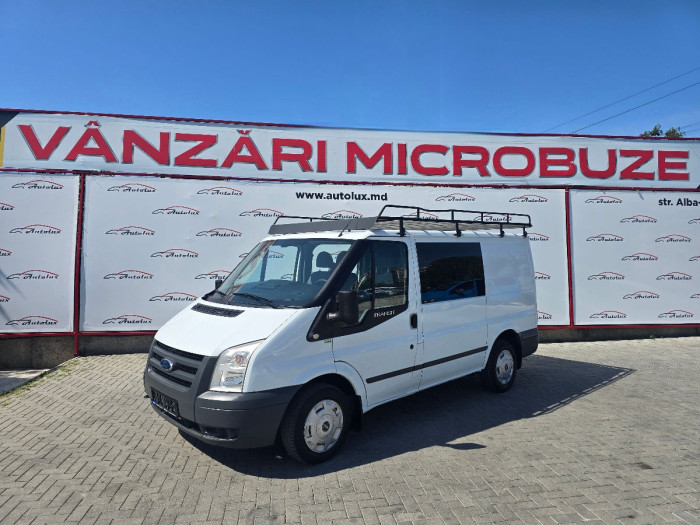 Ford Transit photo