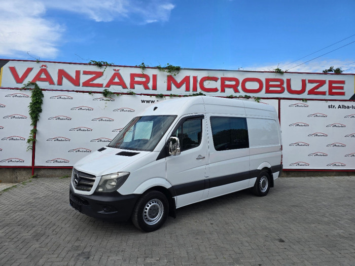 Mercedes Sprinter photo