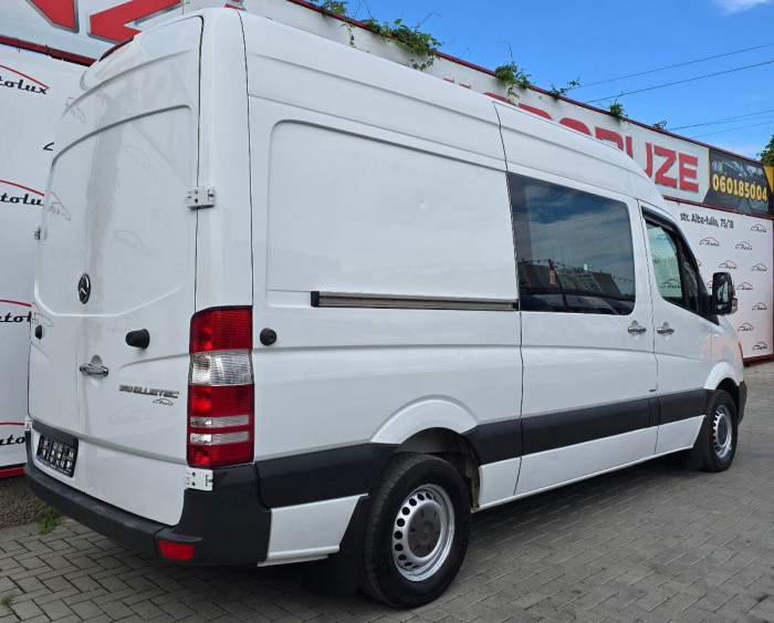 Mercedes Sprinter photo 4