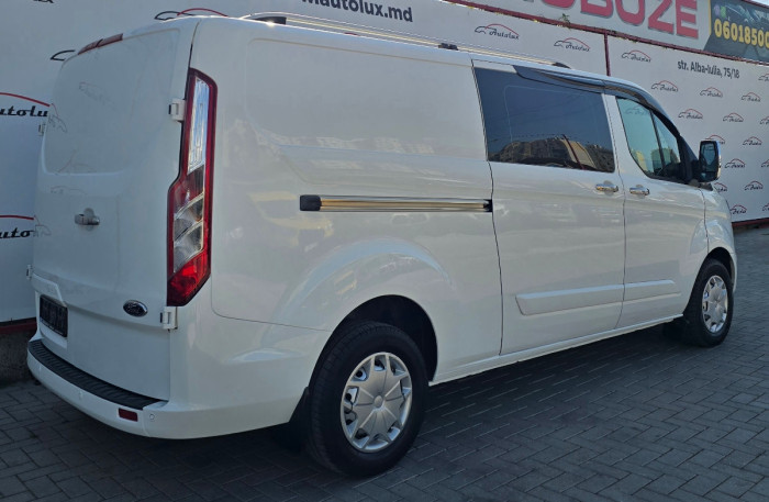 Ford Transit Custum photo 4