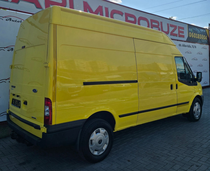 Ford Transit photo 4