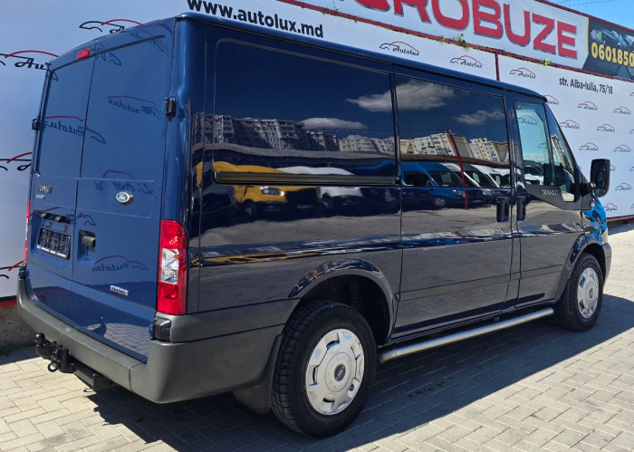 Ford Transit photo 4