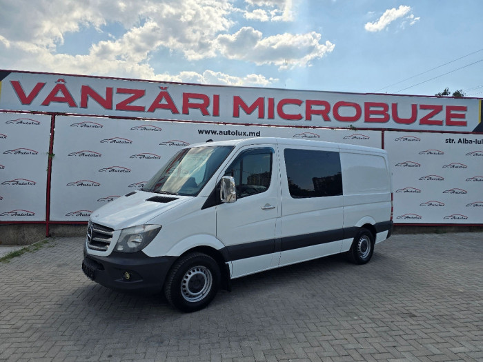 Mercedes Sprinter photo