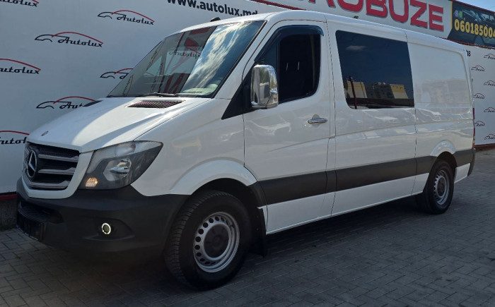 Mercedes Sprinter photo 2