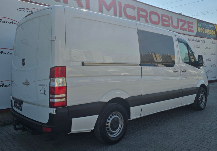 Mercedes Sprinter photo 4