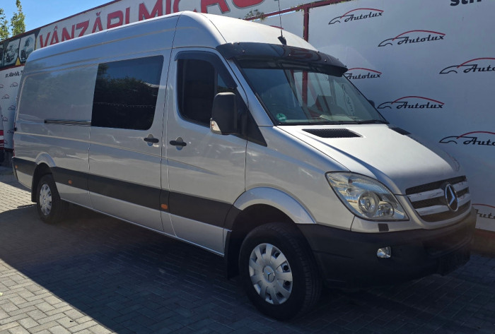 Mercedes Sprinter photo 1