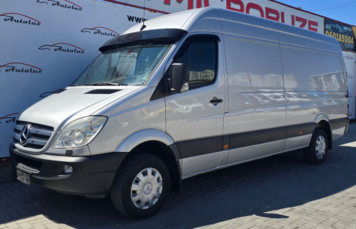 Mercedes Sprinter photo 2