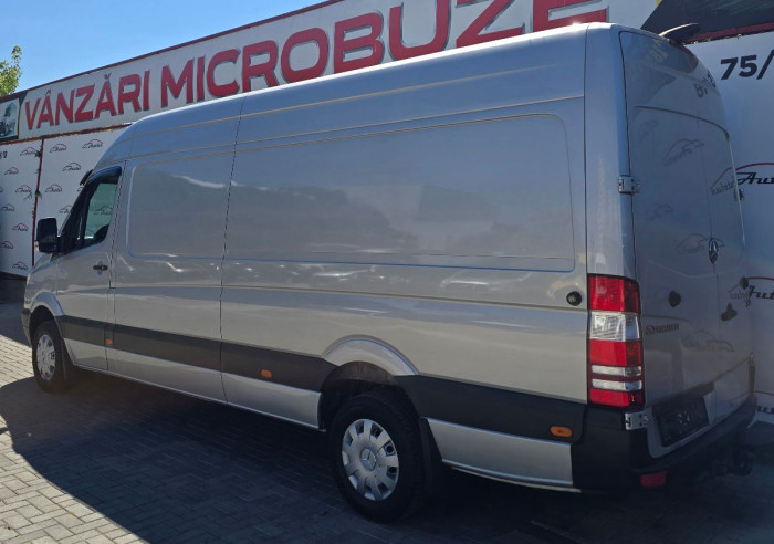 Mercedes Sprinter photo 3