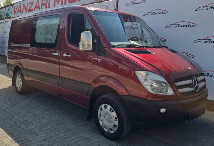 Mercedes Sprinter photo 1