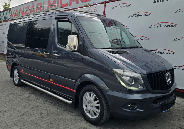Mercedes Sprinter photo 1