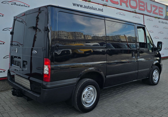 Ford Transit photo 4