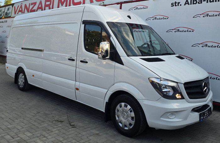 Mercedes Sprinter photo 1
