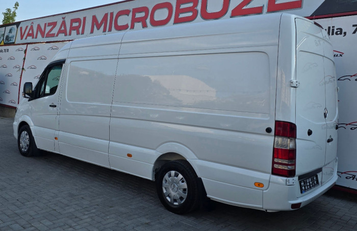 Mercedes Sprinter photo 3