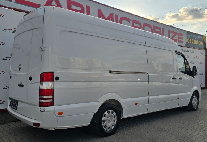 Mercedes Sprinter photo 4