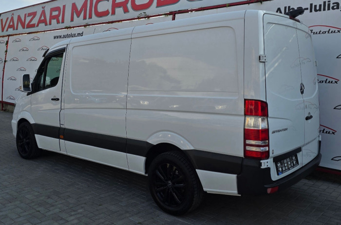 Mercedes Sprinter photo 3
