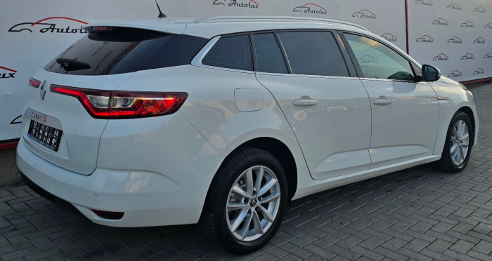 Renault Megane photo 4