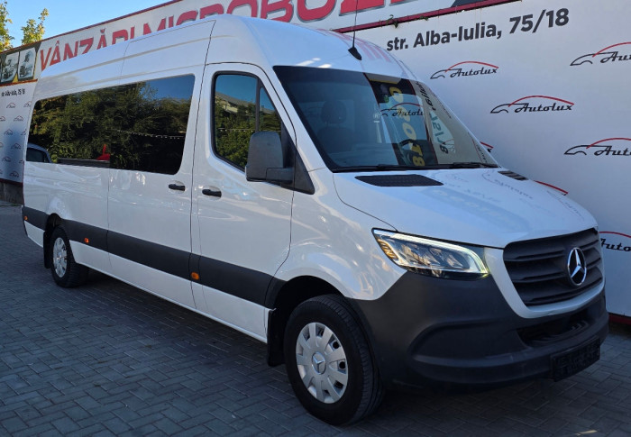 Mercedes Sprinter photo 1