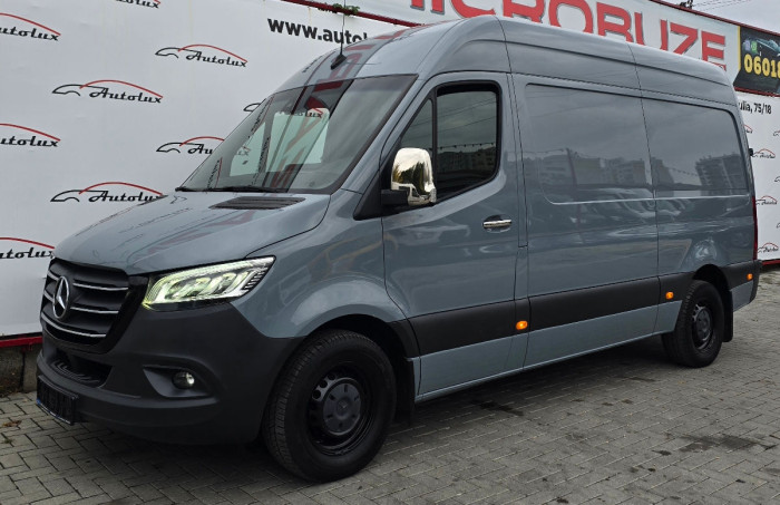Mercedes Sprinter photo 2